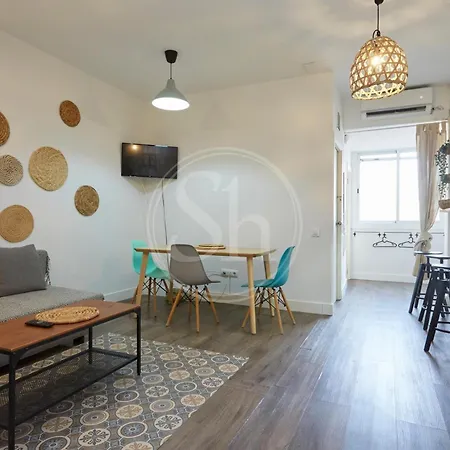 Comodo Apartamento En Poble Sec Barcelona Exterior photo