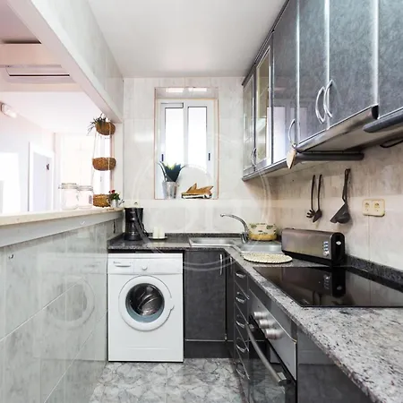 Comodo Apartamento En Poble Sec Barcelona Exterior photo